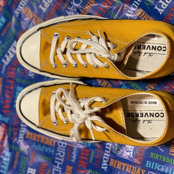 CONVERSE SIZE WOMEN 7!!! Yellow Chuck 70 OX Low Sneakers - Picture 2 of 3